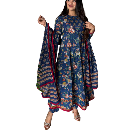 The Malabar Kasavu Salwar Suit | Traditional Cream & Gold Handloom Set5