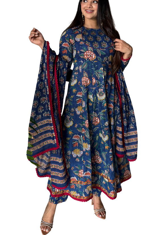 The Malabar Kasavu Salwar Suit | Traditional Cream & Gold Handloom Set5