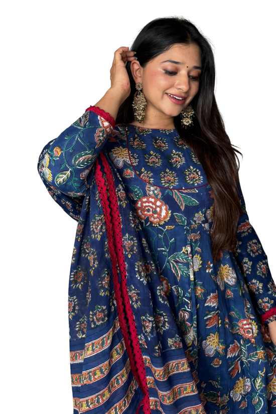 The Malabar Kasavu Salwar Suit | Traditional Cream & Gold Handloom Set6