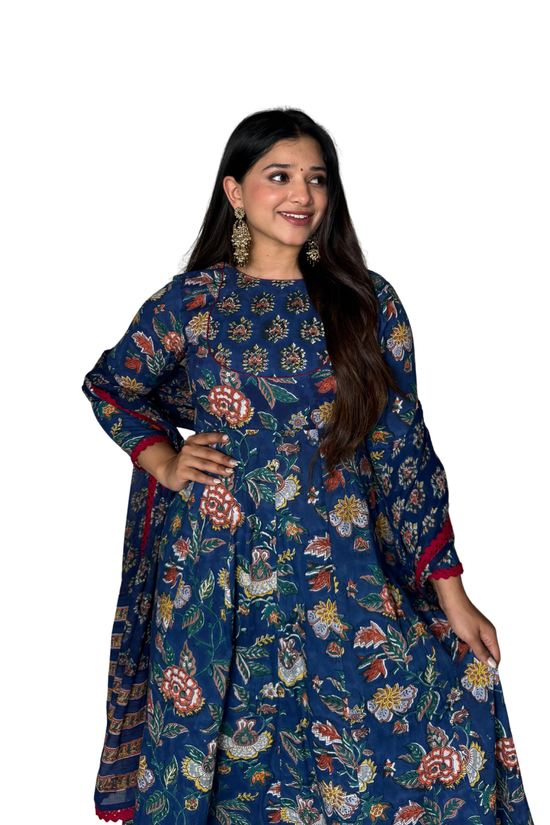 The Malabar Kasavu Salwar Suit | Traditional Cream & Gold Handloom Set5