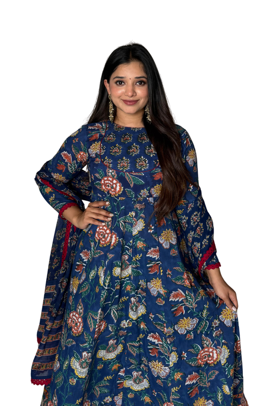 The Malabar Kasavu Salwar Suit | Traditional Cream & Gold Handloom Set6